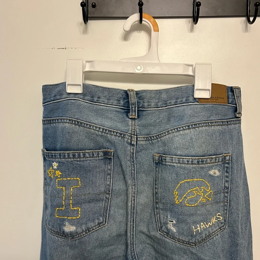 American Eagle University of Iowa Embroidered High-Waisted Jeans - Picture 1 of 14